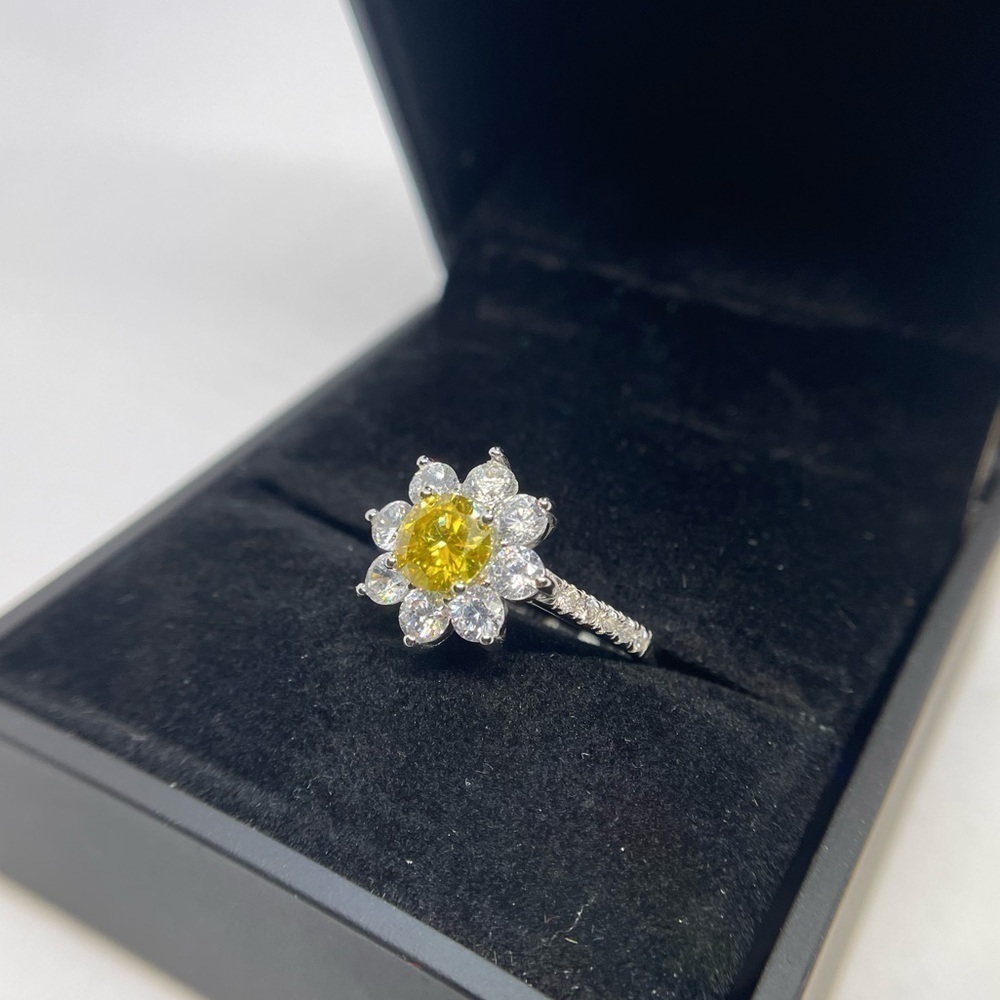 Moissanite Canary Yellow Ring 1 Ct Unique Flower Design 925 18k Brilliant Round - Picture 8 of 11